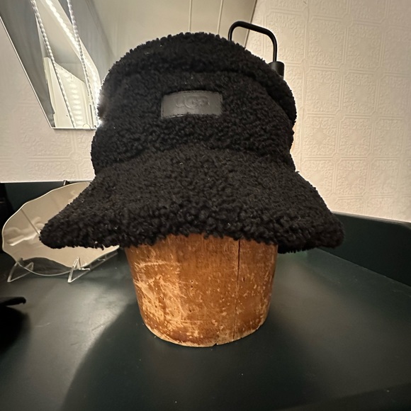 UGG Accessories - UGG hat